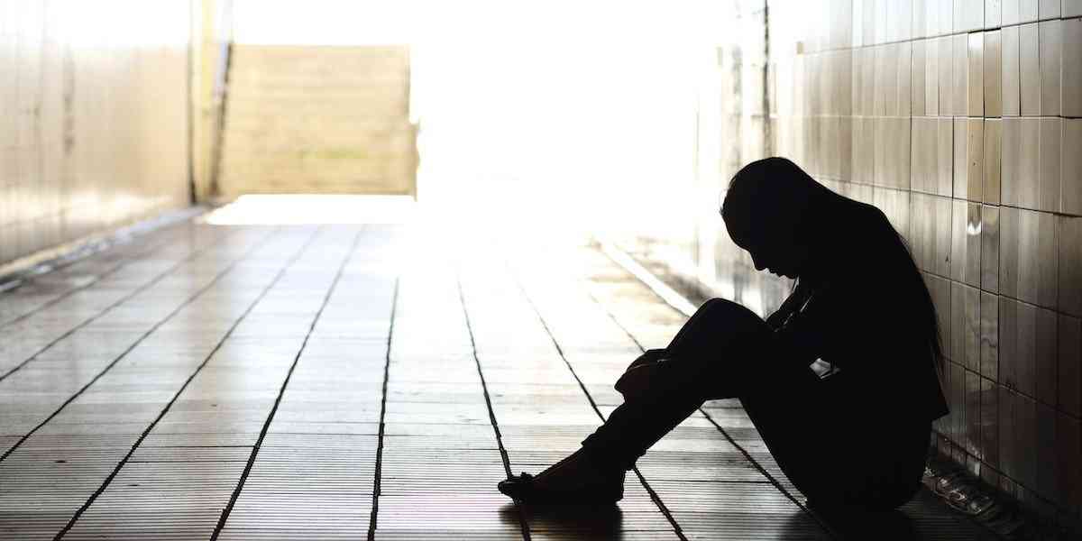 τι είναι η κατάθλιψη, τύποι κατάθλιψης, συμπτώματα κατάθλιψης, θεραπεία κατάθλιψης