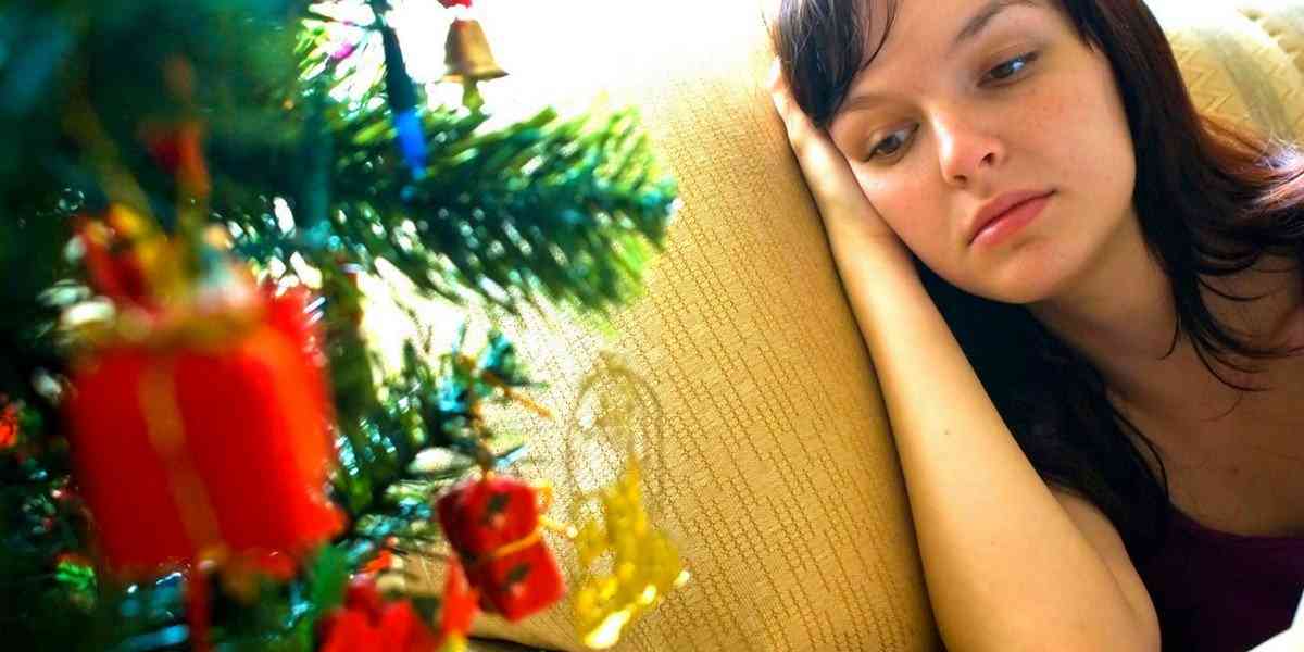 καταθλιψη χριστουγεννων μοναξια μελαγχολια 