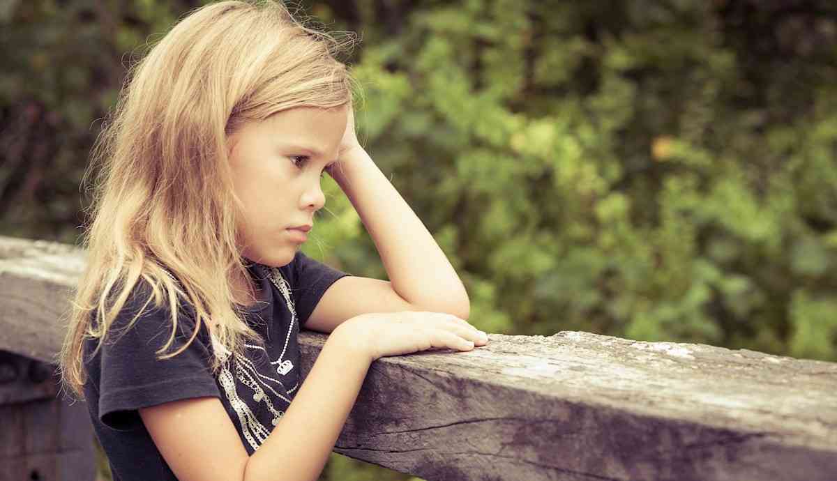 Η απόρριψη στην παιδική ηλικία επηρεάζει την ενήλικη ζωή;