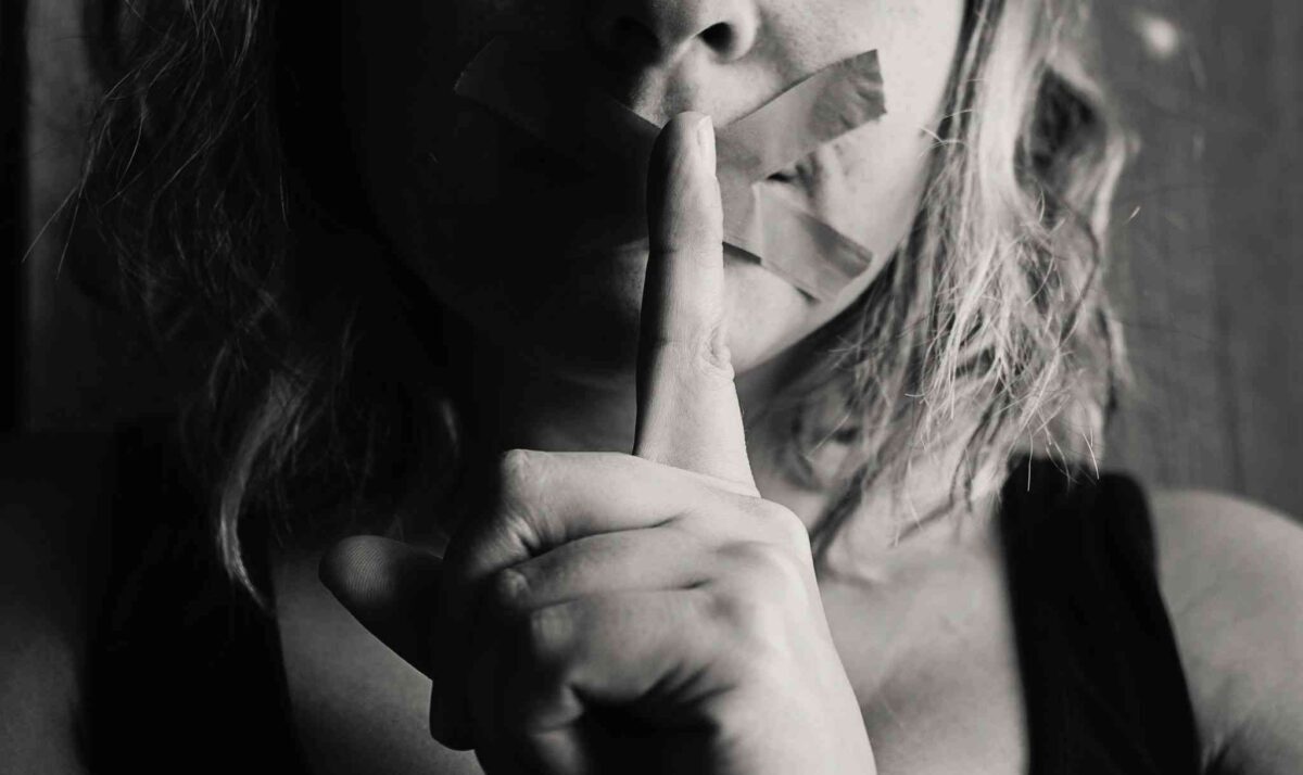 Σύνδρομο της Στοκχόλμης, Τι είναι το σύνδρομο της Στοκχόλμης, Συμπτώματα, Αντιμετώπιση συνδρόμου της Στοκχόλμης, Θεραπεία, Αιτίες, Σχέσεις