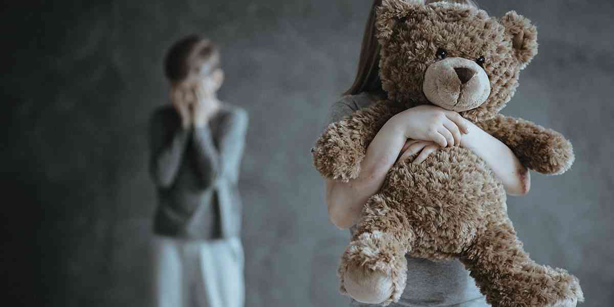 Ψυχικό τραύμα, Ψυχικά τραύματα της παιδικής ηλικίας, Τι είναι το τραύμα της παιδικής ηλικίας, Συμπτώματα τραύματος