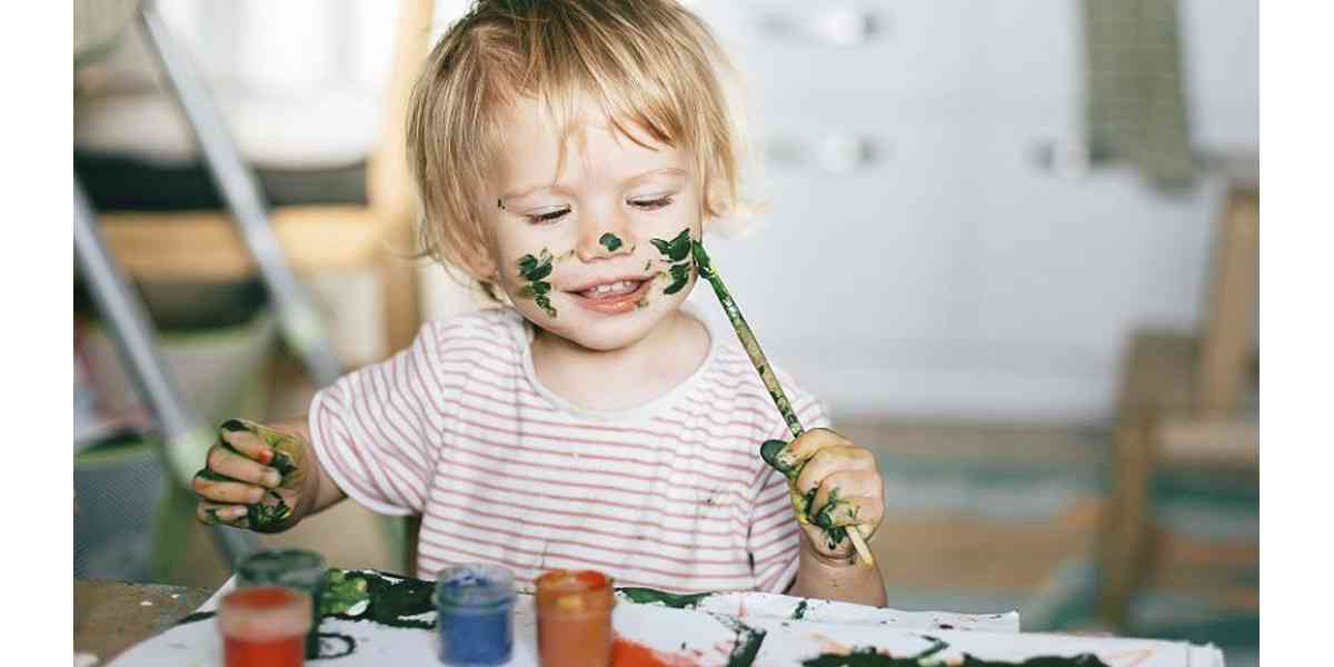 Messy play, Τι είναι το messy play, Μεσυ πλαυ, Ακατάστατο παιχνίδι, Οφέλη messy play, Πως το messy play βοηθά στην ανάπτυξη του εγκεφάλου, Γιατί είναι σημαντικό το messy play, Πηλός, Χρώματα, Ανακαλύψτε το messy play, Δημιουργικότητα, Μοντεσσόρι