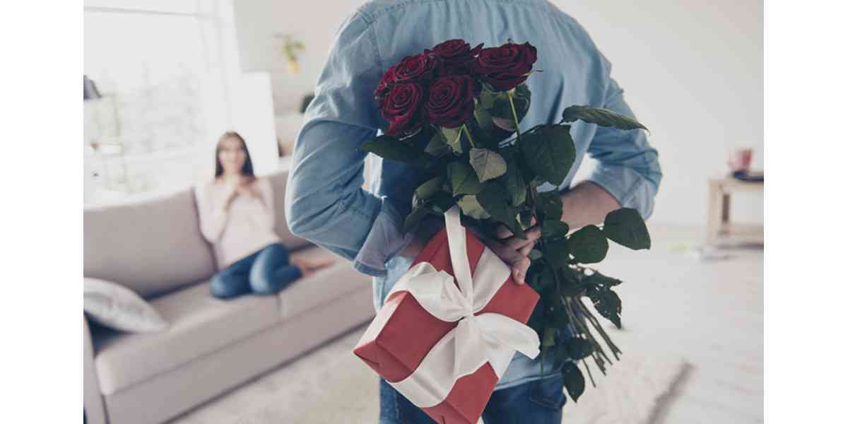 Love bombing τι είναι, Σημάδια του love bombing, Λοβ μπομπινγκ